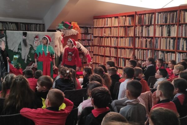 rbsd xmas in library 2024 03