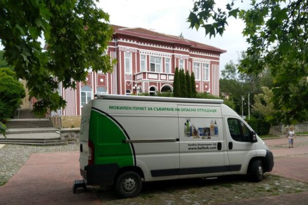 За фон